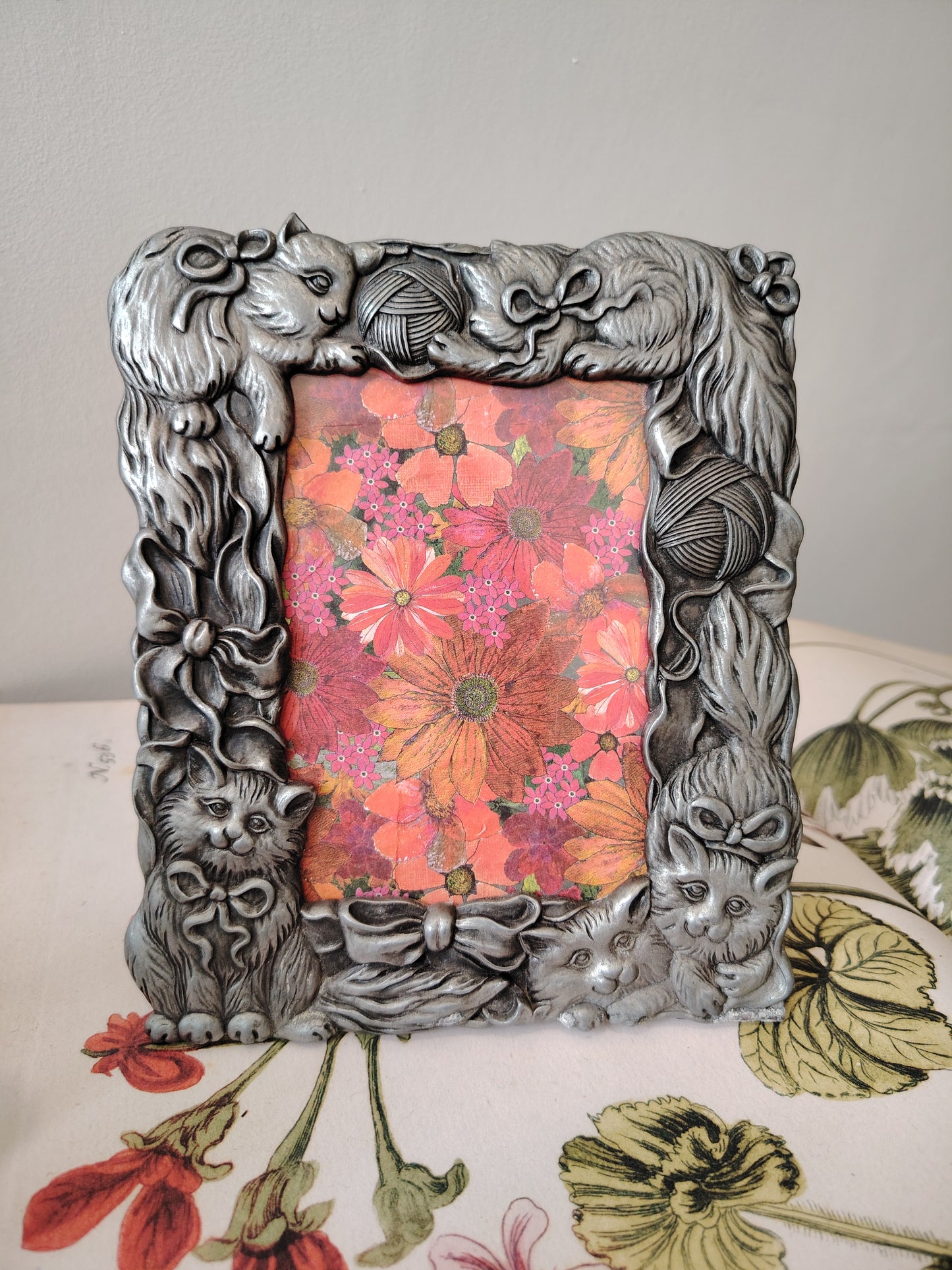 Vintage 90's Cute Kitties Photo Frame