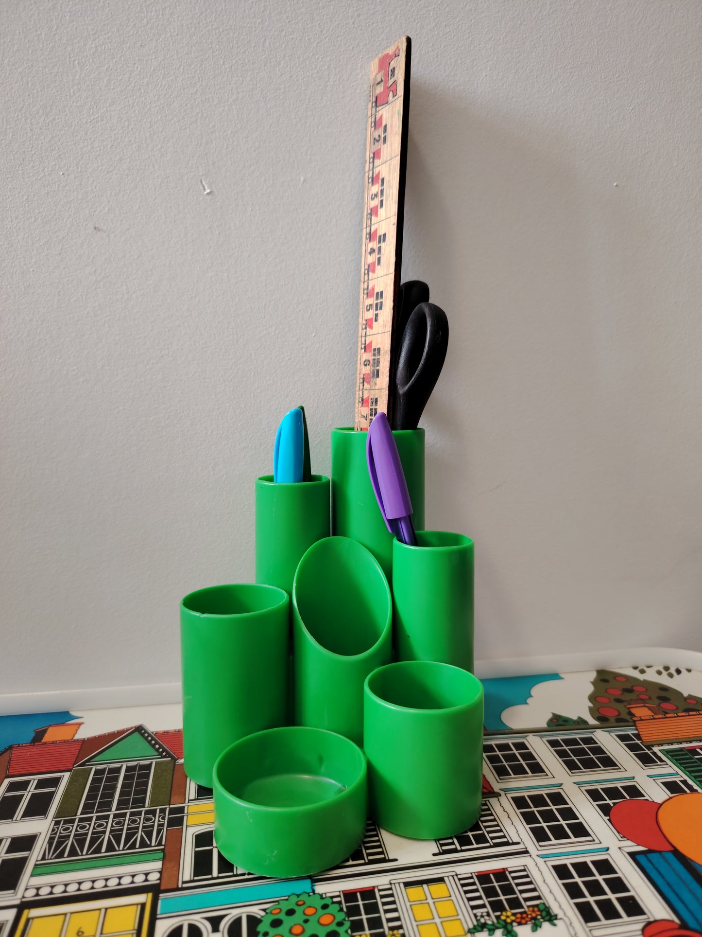 Vintage 80's Green Plastic Helix Desk Tidy