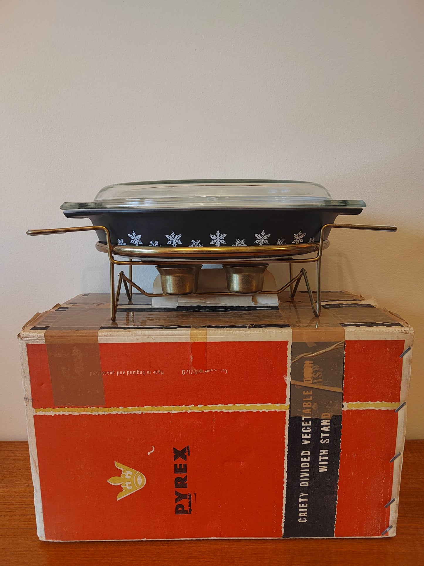 Vintage Boxed Pyrex Gaiety Vegetable Dish with Stand