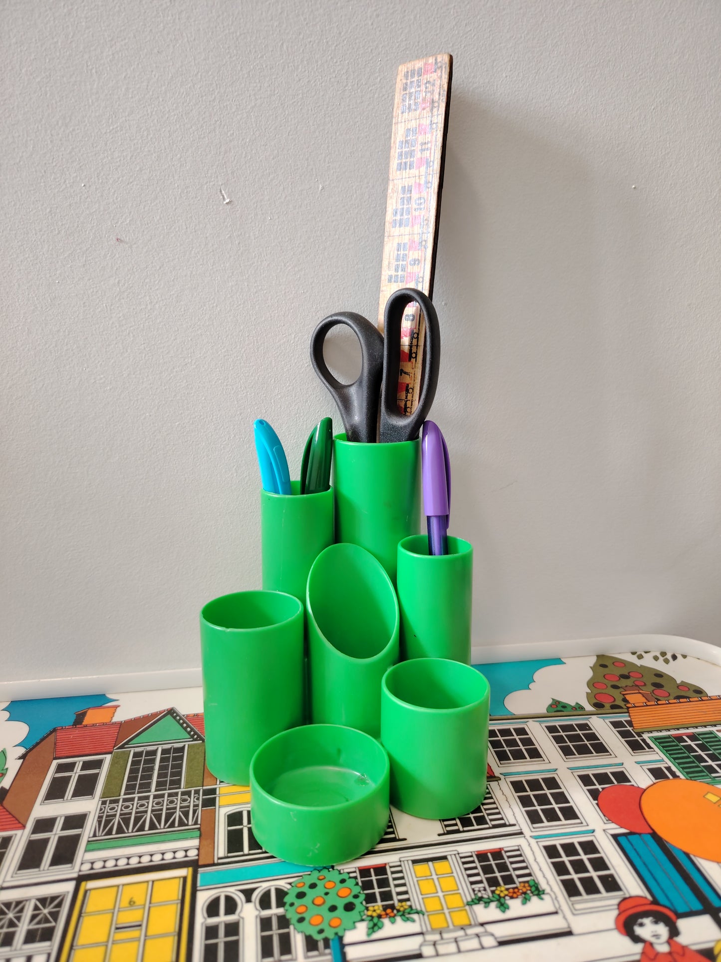 Vintage 80's Green Plastic Helix Desk Tidy