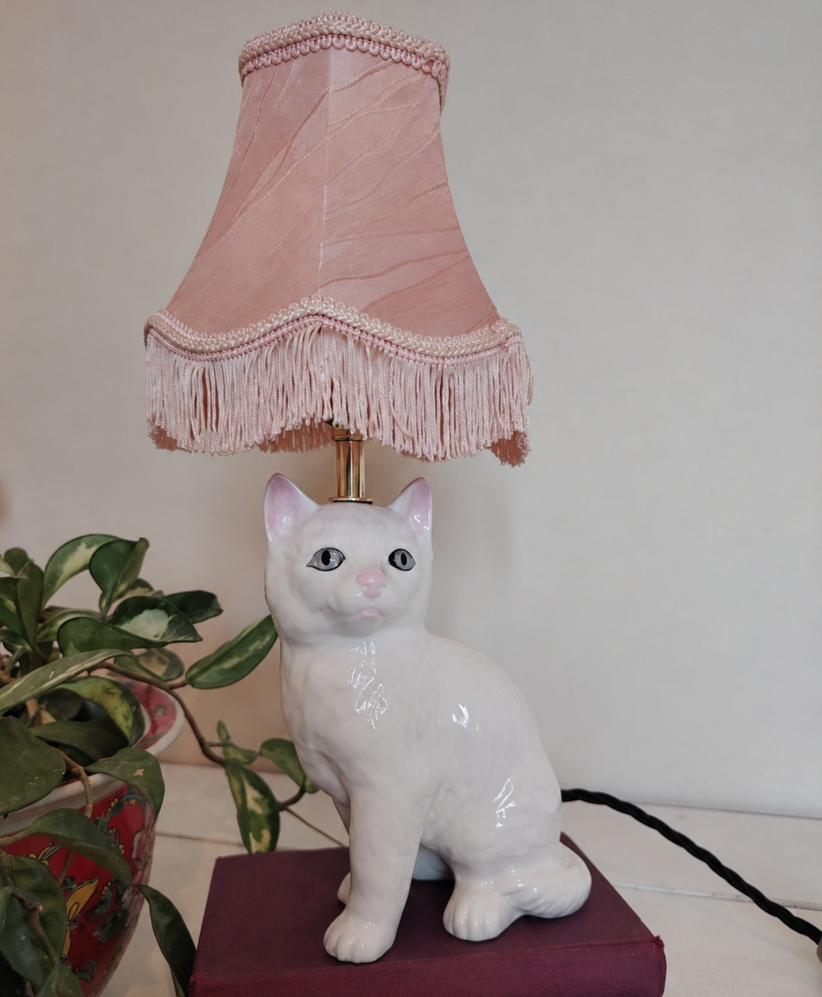 Vintage Reworked White Kitten Lamp