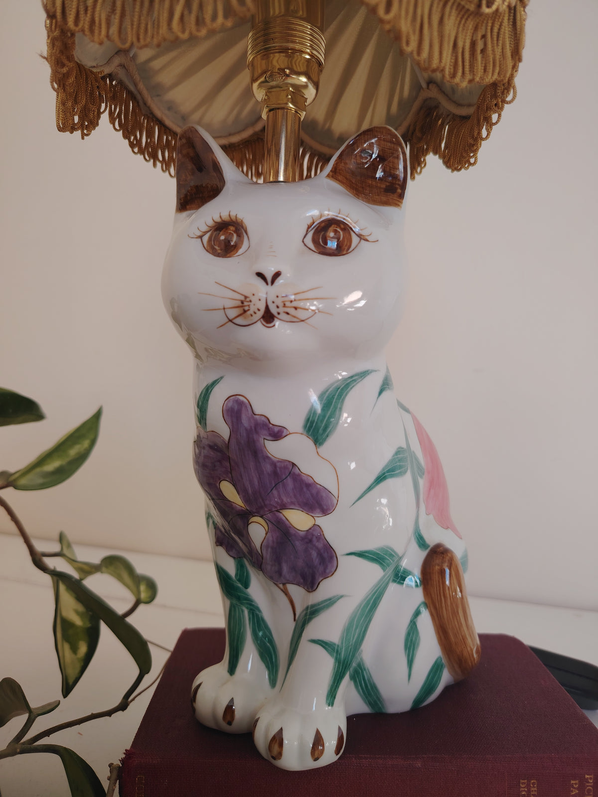 Vintage Reworked Floral Cat Lamp π