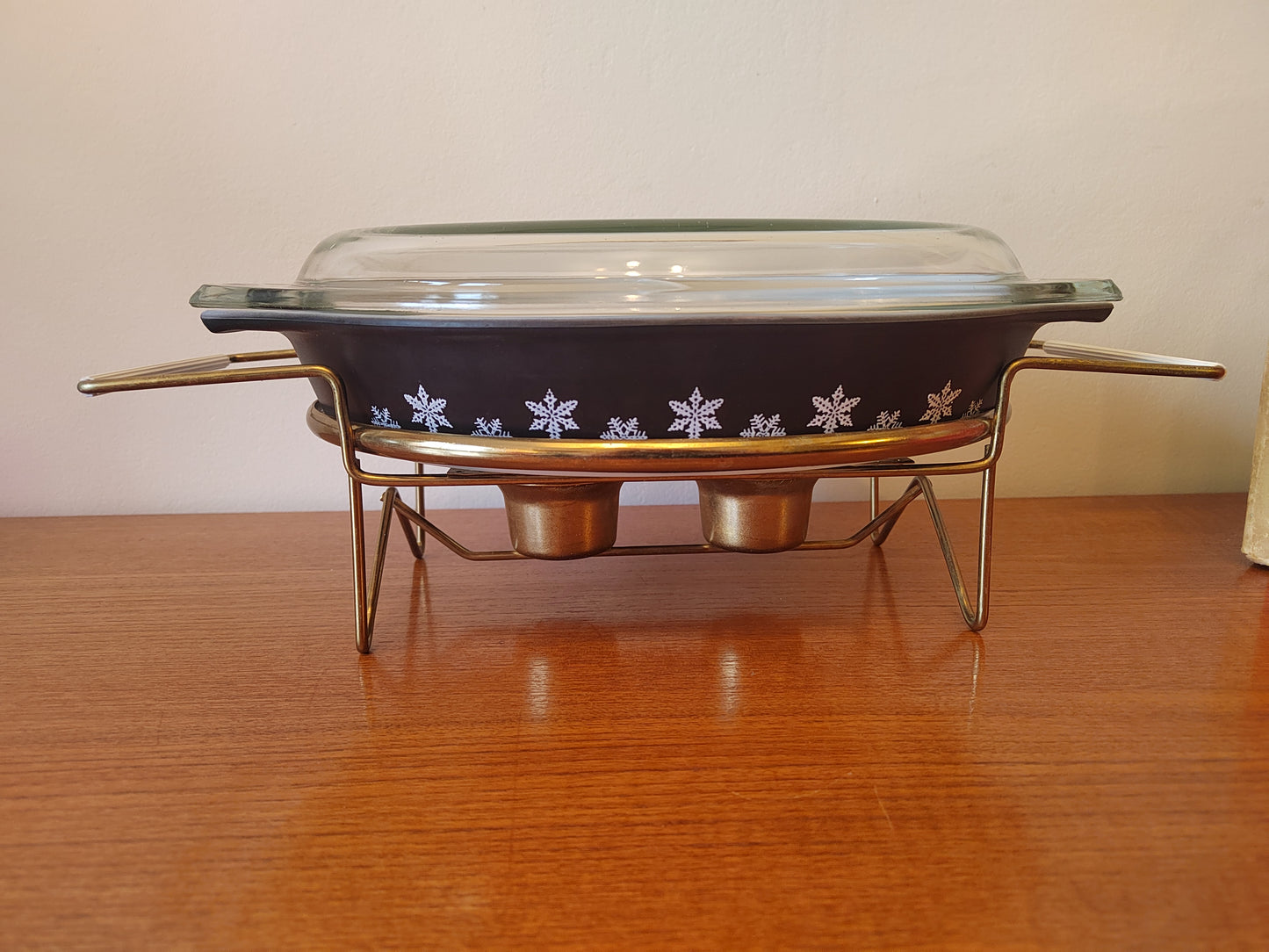 Vintage Boxed Pyrex Gaiety Vegetable Dish with Stand