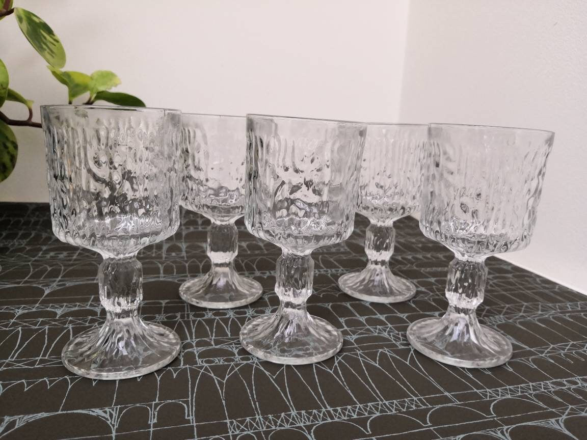 Set of 5 Small Midcentury bark textured Ravenhead wine glasses