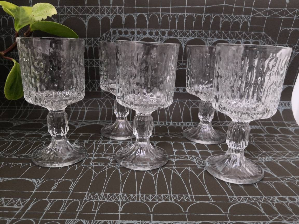 Set of 5 Small Midcentury bark textured Ravenhead wine glasses
