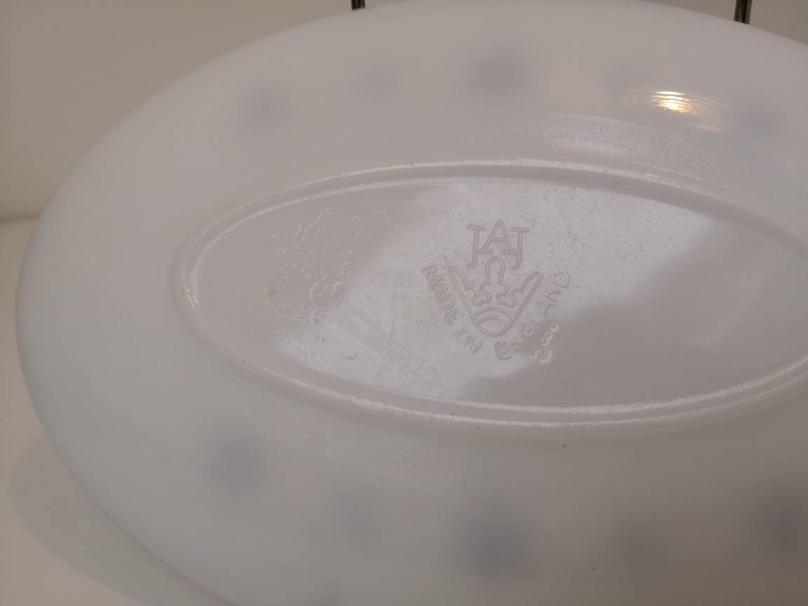 Pyrex Gaiety Gravy Boat/ Sauce Pourer