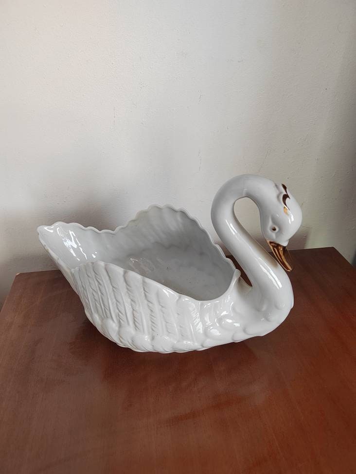 Beautiful vintage large white and gold detailed Swan Planter