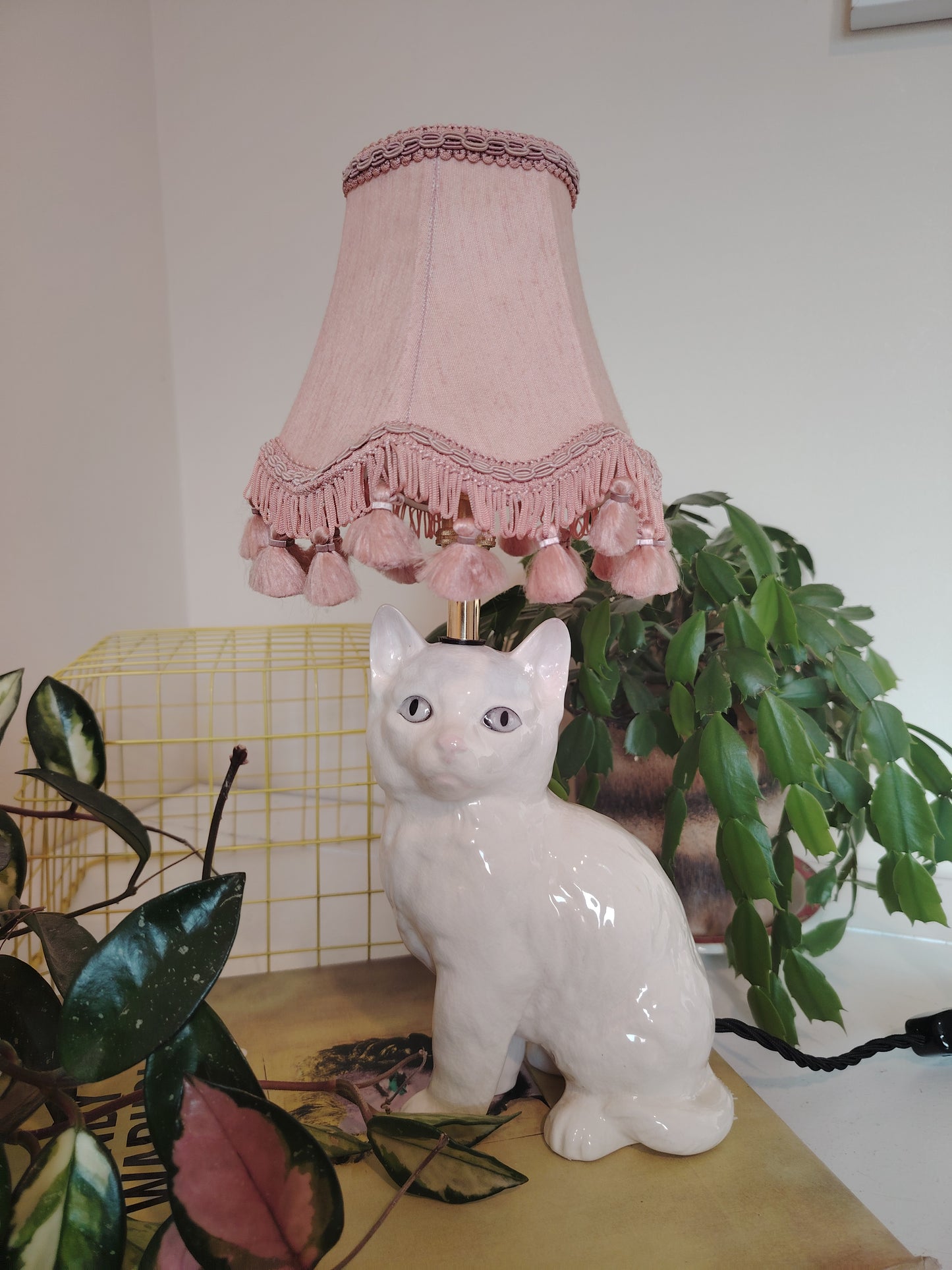 Vintage Reworked White Short Haired Kitten Lamp