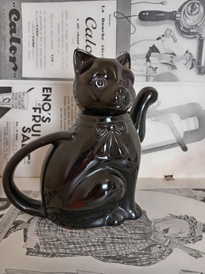 Vintage lucky black cat teapot