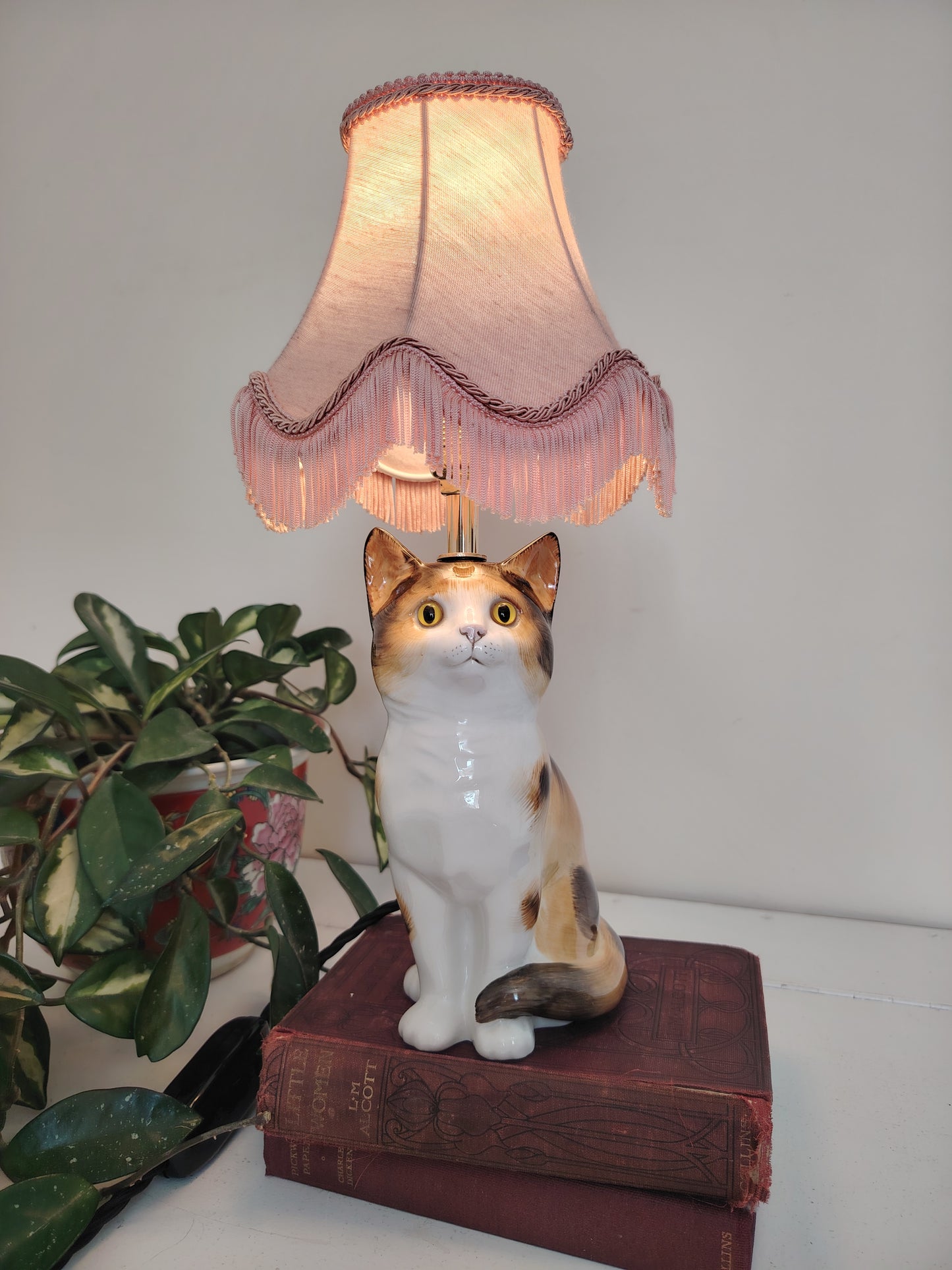 Vintage Reworked Small Calico Cat Lamp ✨