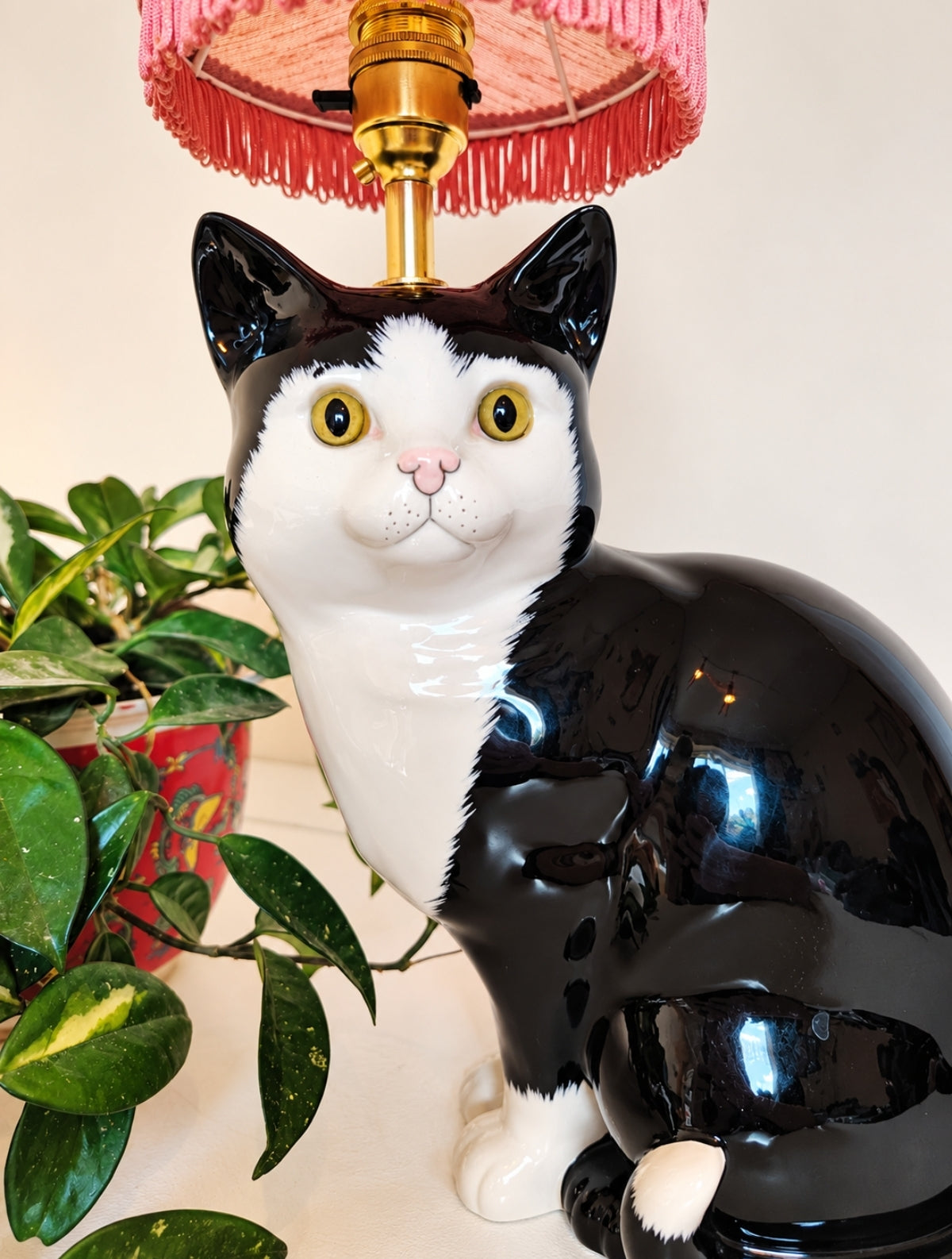 Large Vintage Reworked Tuxedo Cat Lamp 💕