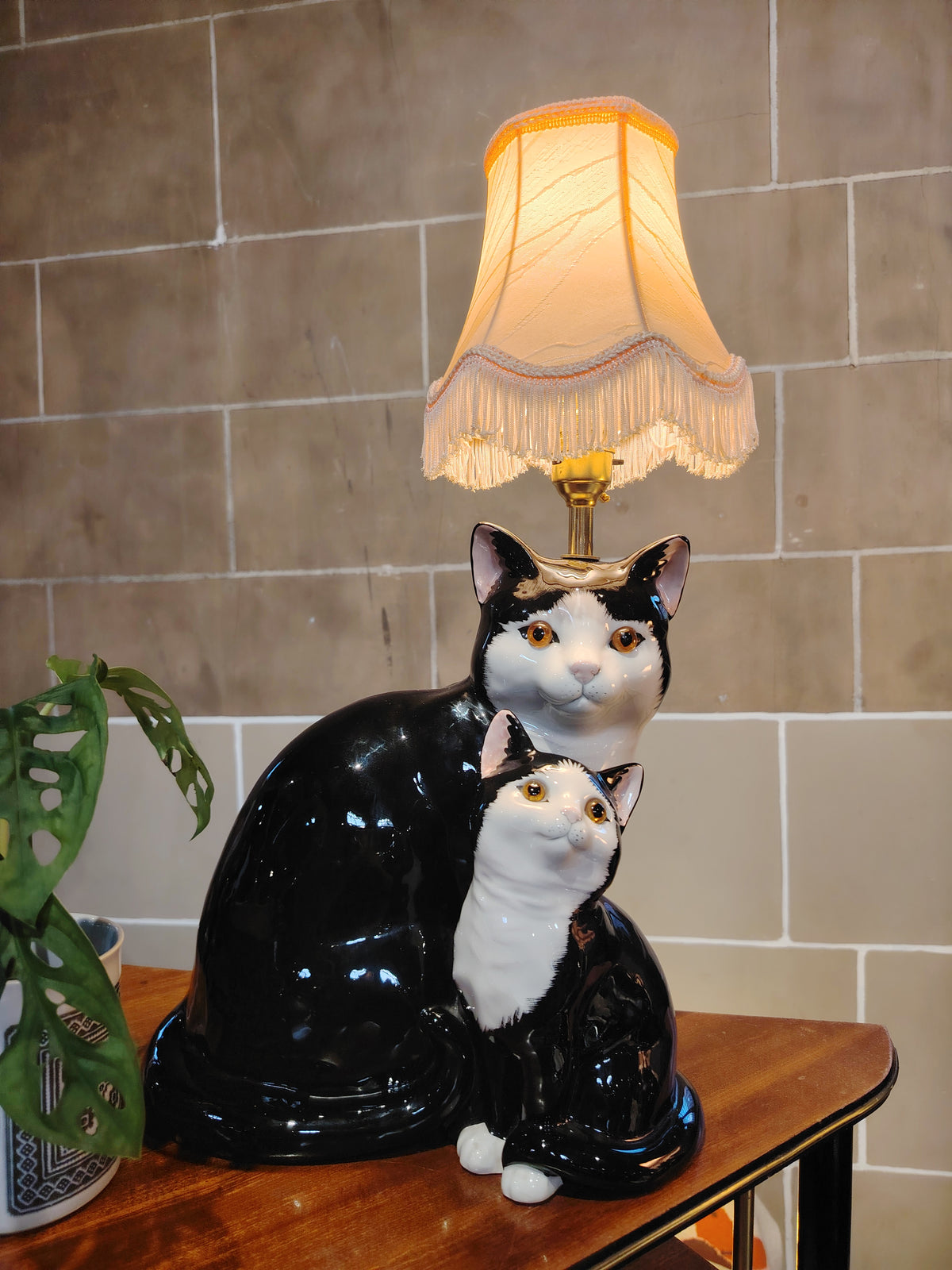 Large Vintage Reworked Tuxedo Cat and Kitten Lamp 💕