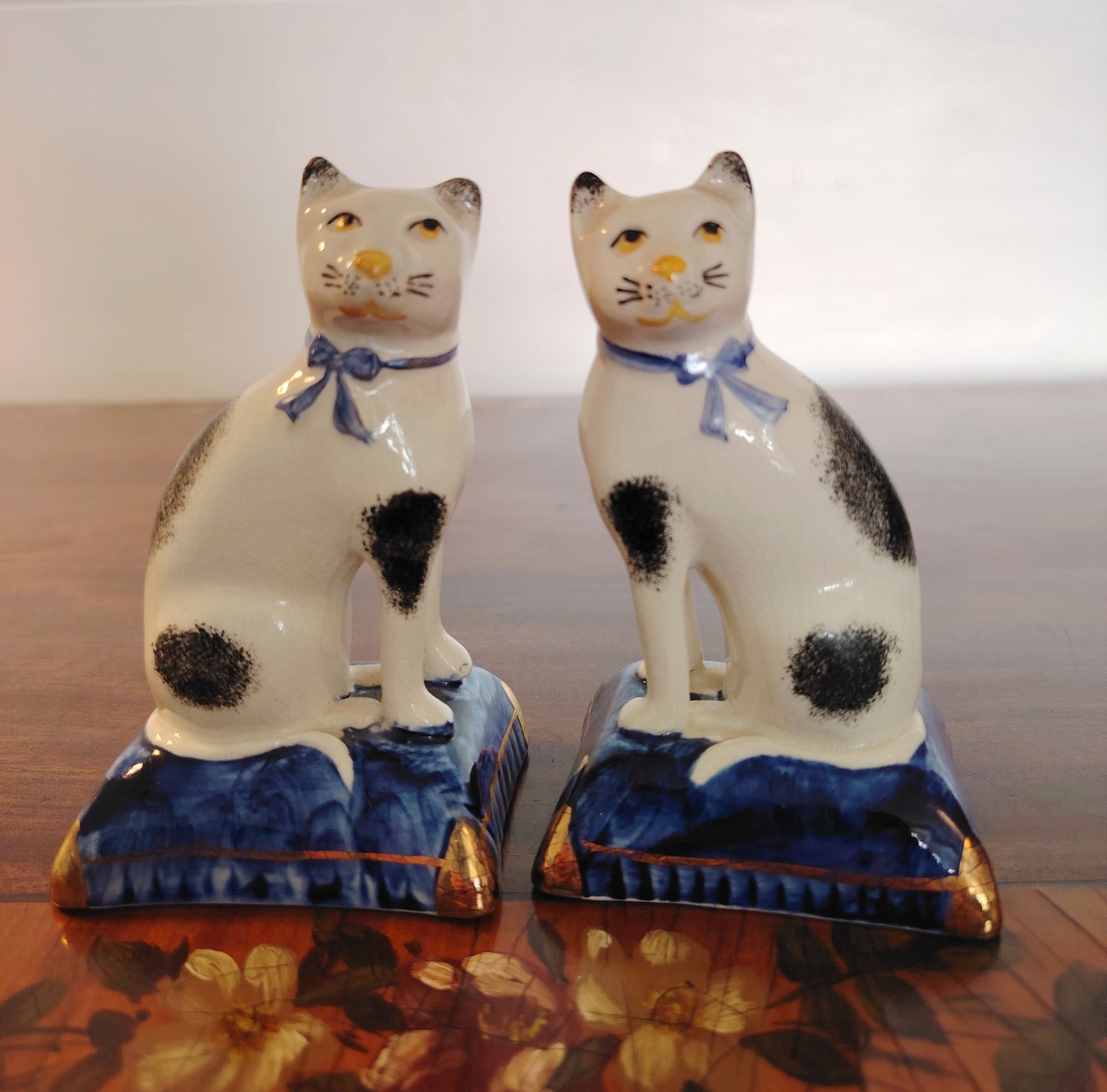 Sweet Pair of Staffordshire Style Porcelain Cats on a Pillow/ Mantle Decor