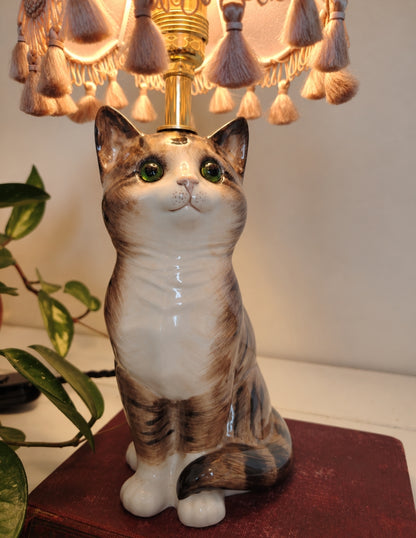 Vintage Reworked Small Tabby Cat Lamp 💚