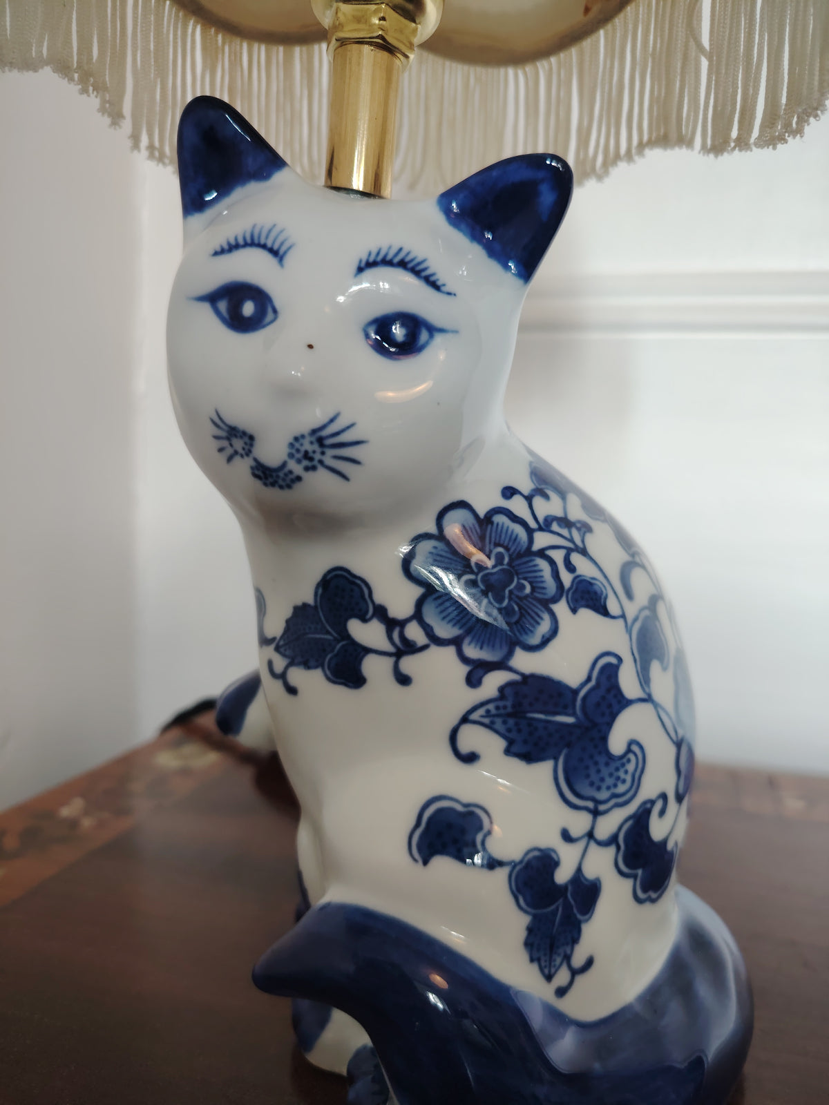 Small Reworked Vintage Floral Cat Lamp 💙