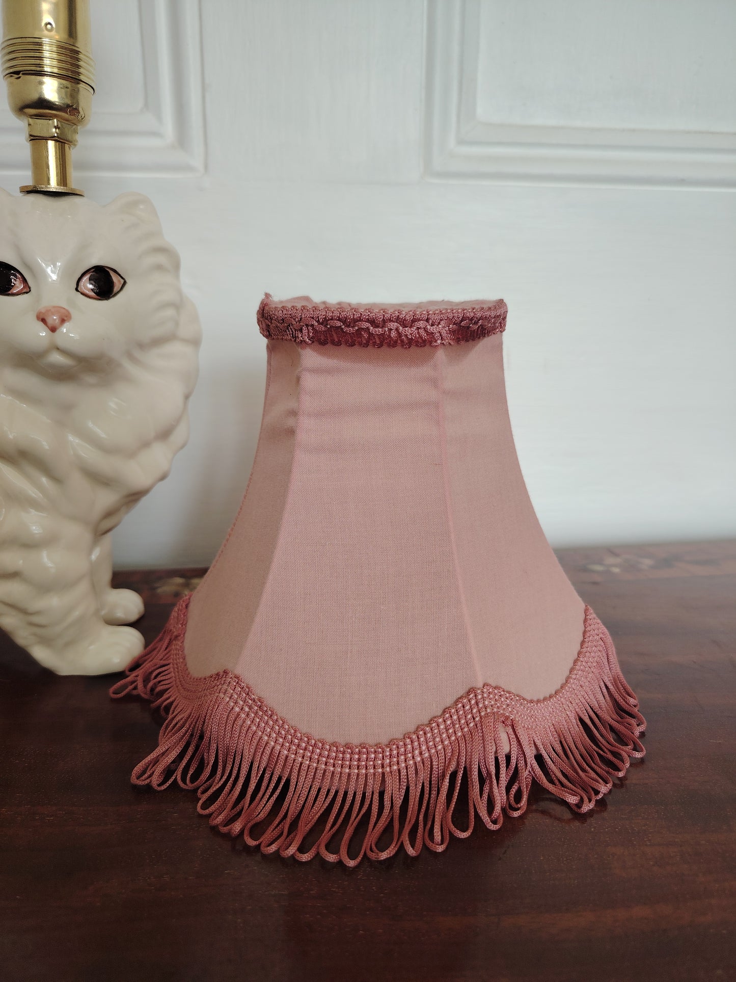 Vintage Reworked White Fluffy Ceramic Cat Lamp