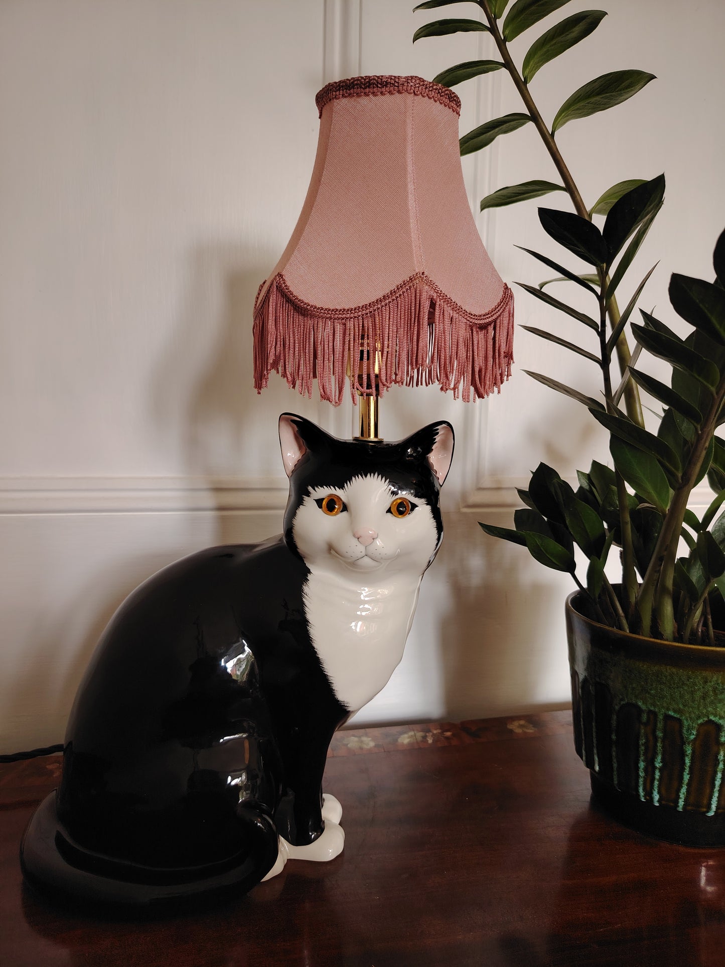 Large Vintage Reworked Tuxedo Cat Lamp (Copy)