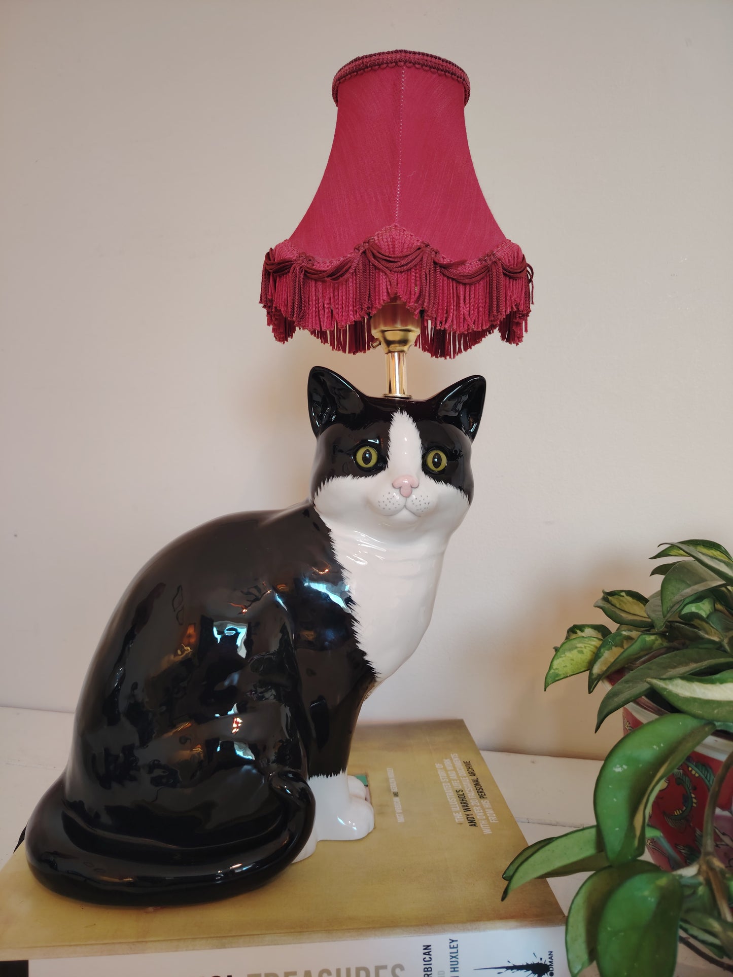 Large Vintage Reworked Tuxedo Cat Lamp ❤️