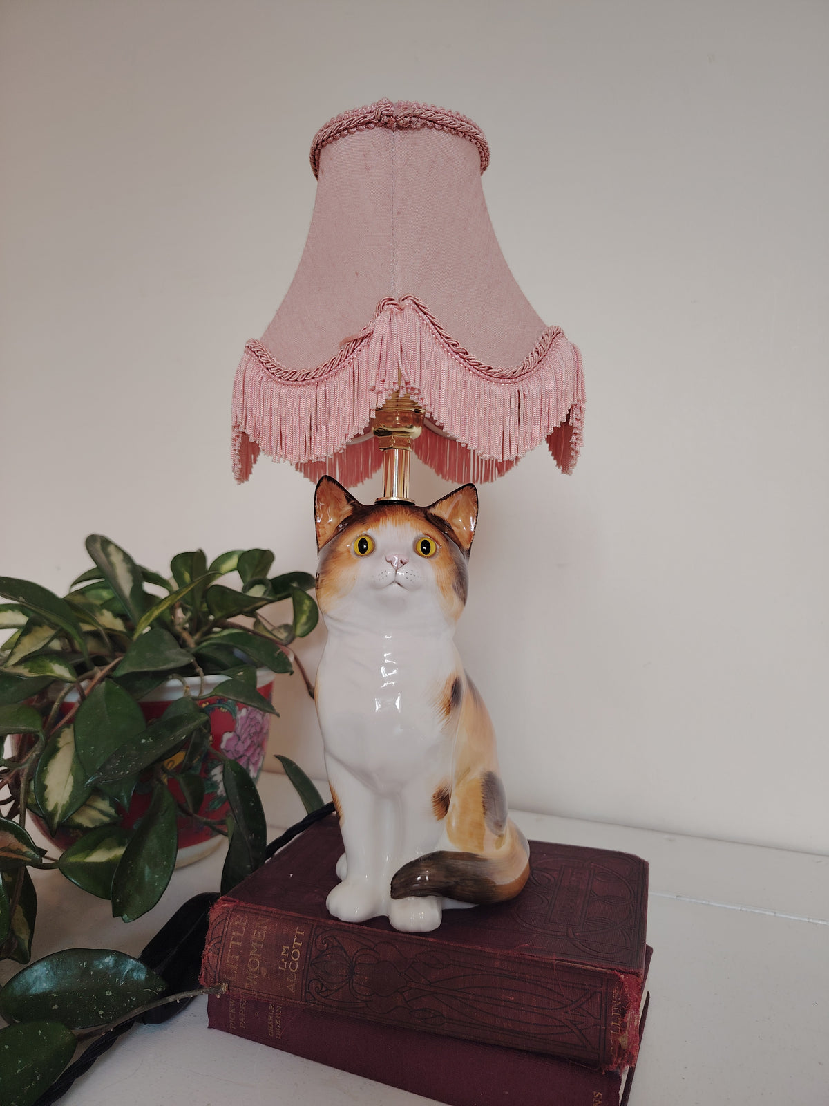 Vintage Reworked Small Calico Cat Lamp ✨