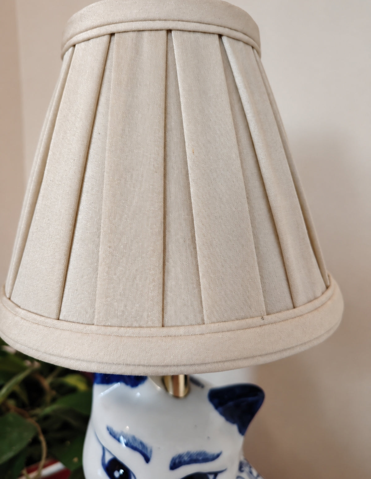 Reworked Vintage Floral Cat Lamp 💙