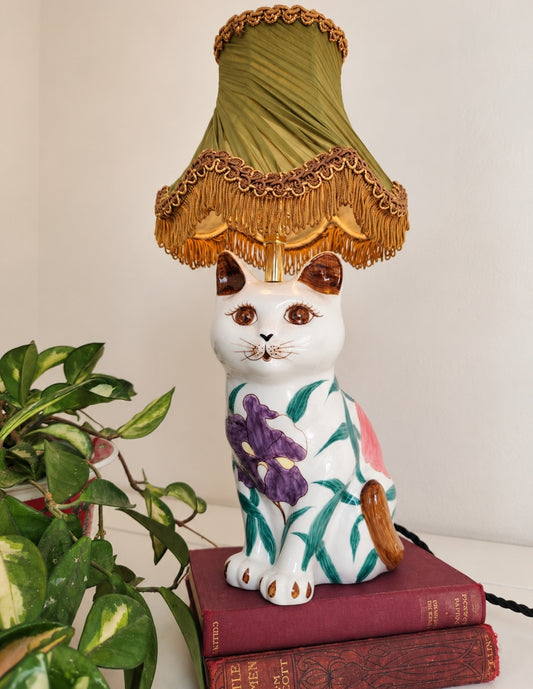 Vintage Reworked Floral Cat Lamp 💜