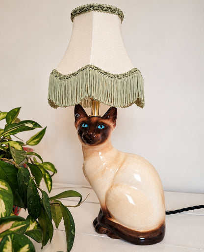 Vintage Reworked Siamese Cat Lamp 🩵