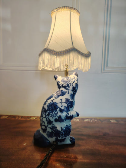 Small Reworked Vintage Floral Cat Lamp 💙