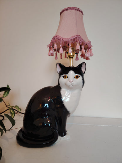 Large Vintage Reworked Tuxedo Cat Lamp 💕
