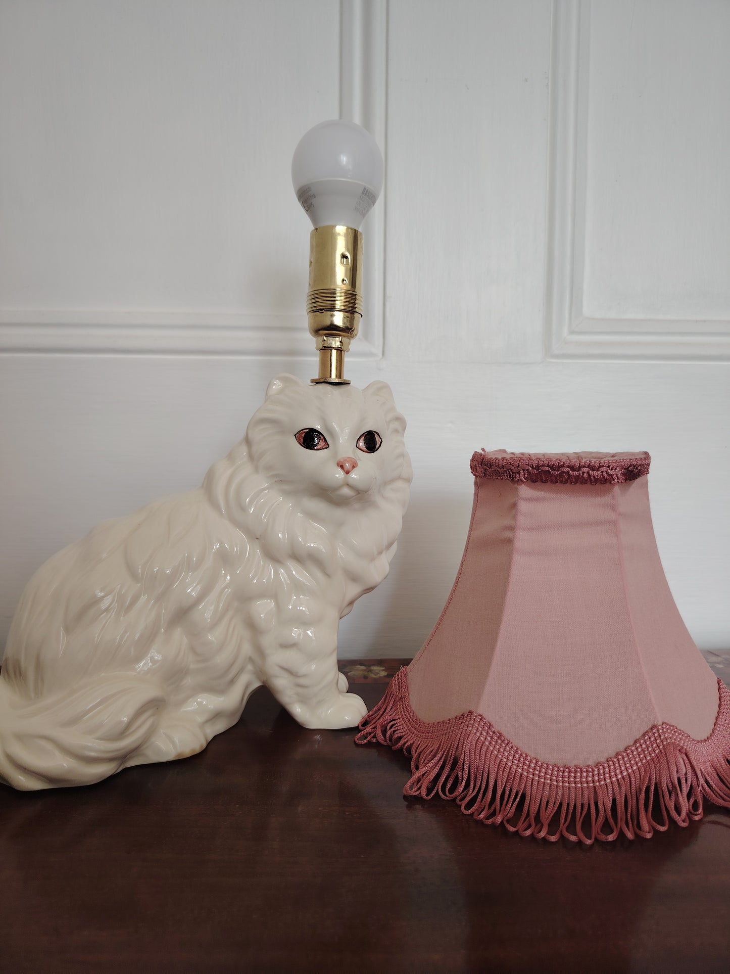 Vintage Reworked White Fluffy Ceramic Cat Lamp