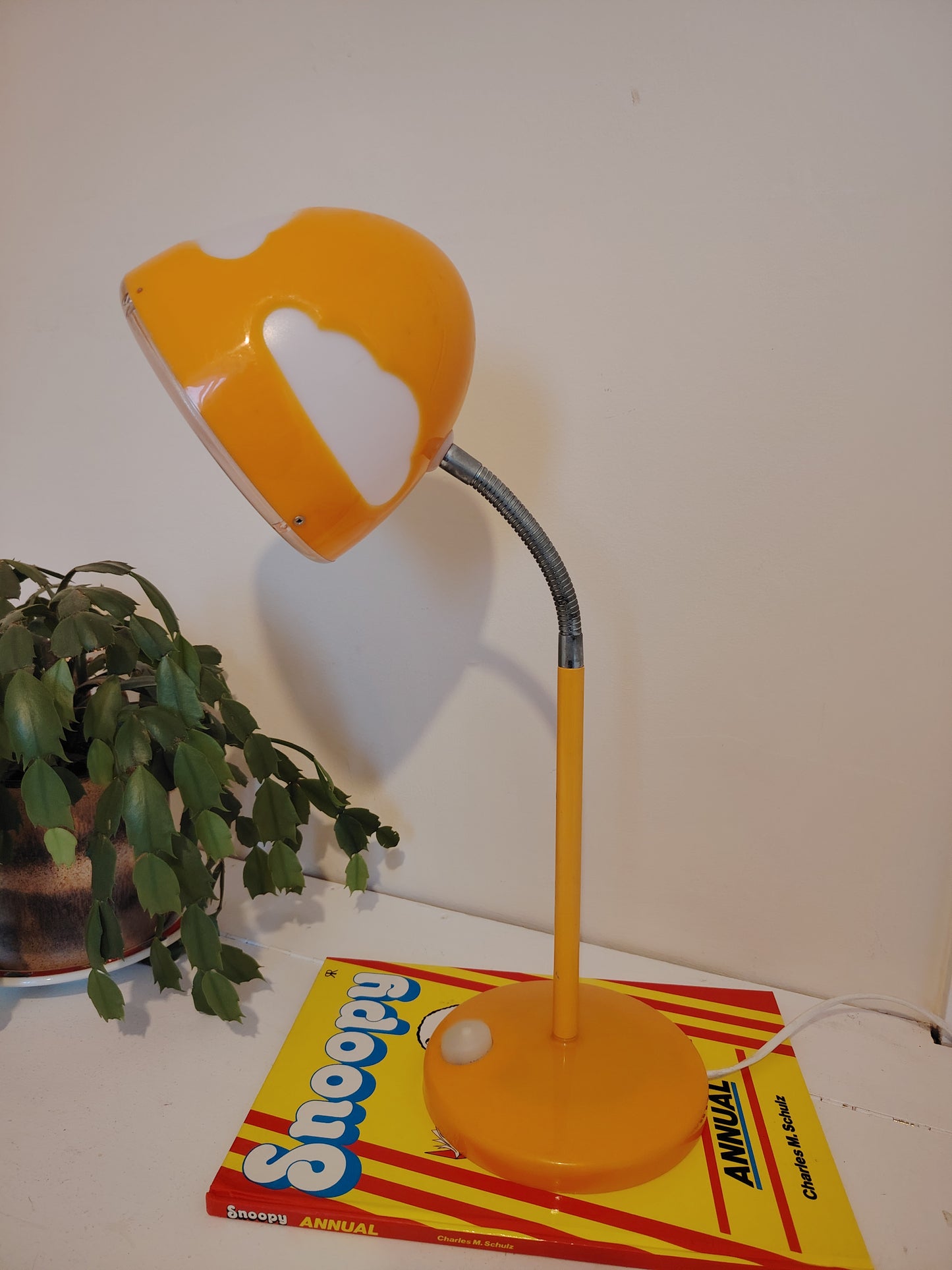 Vintage IKEA Skojig Cloud Desk Lamp in orange /UK plug sockets