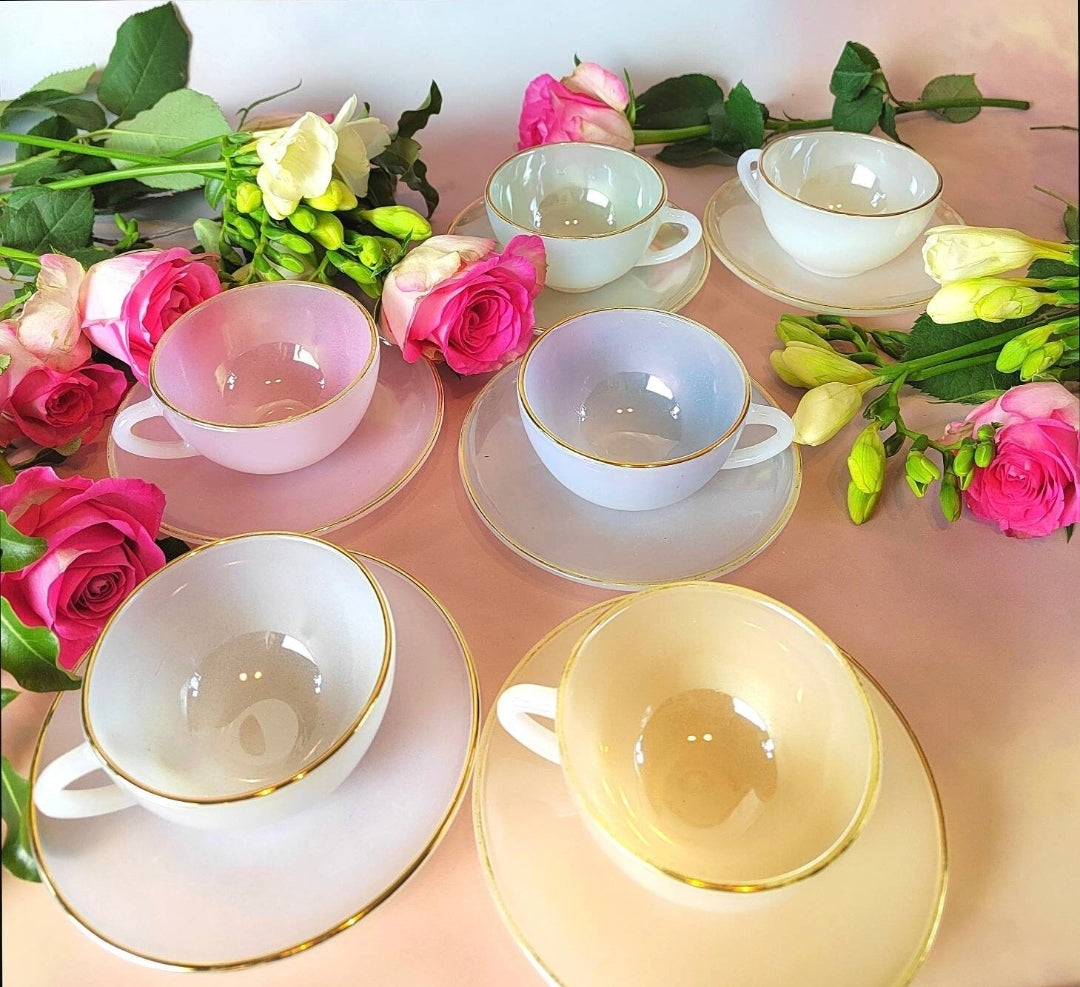 Set of 6 "Opale" Pearlescent cups and saucers