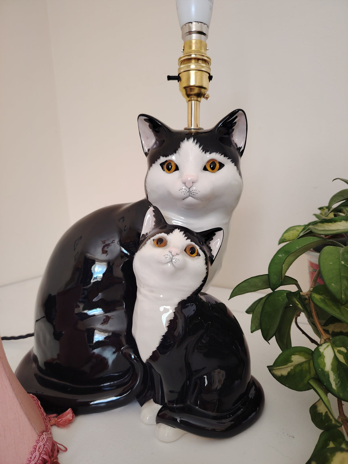 Large Vintage Reworked Tuxedo Cat and Kitten Lamp 💕