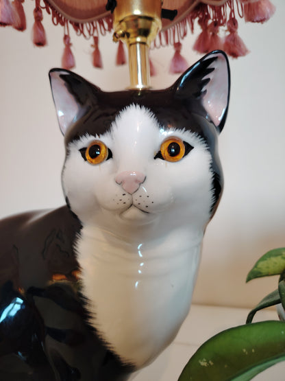 Large Vintage Reworked Tuxedo Cat Lamp 💕