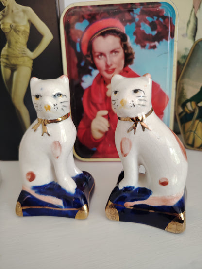 Sweet Pair of Staffordshire Style Porcelain Cats on a Pillow/ Mantle Decor