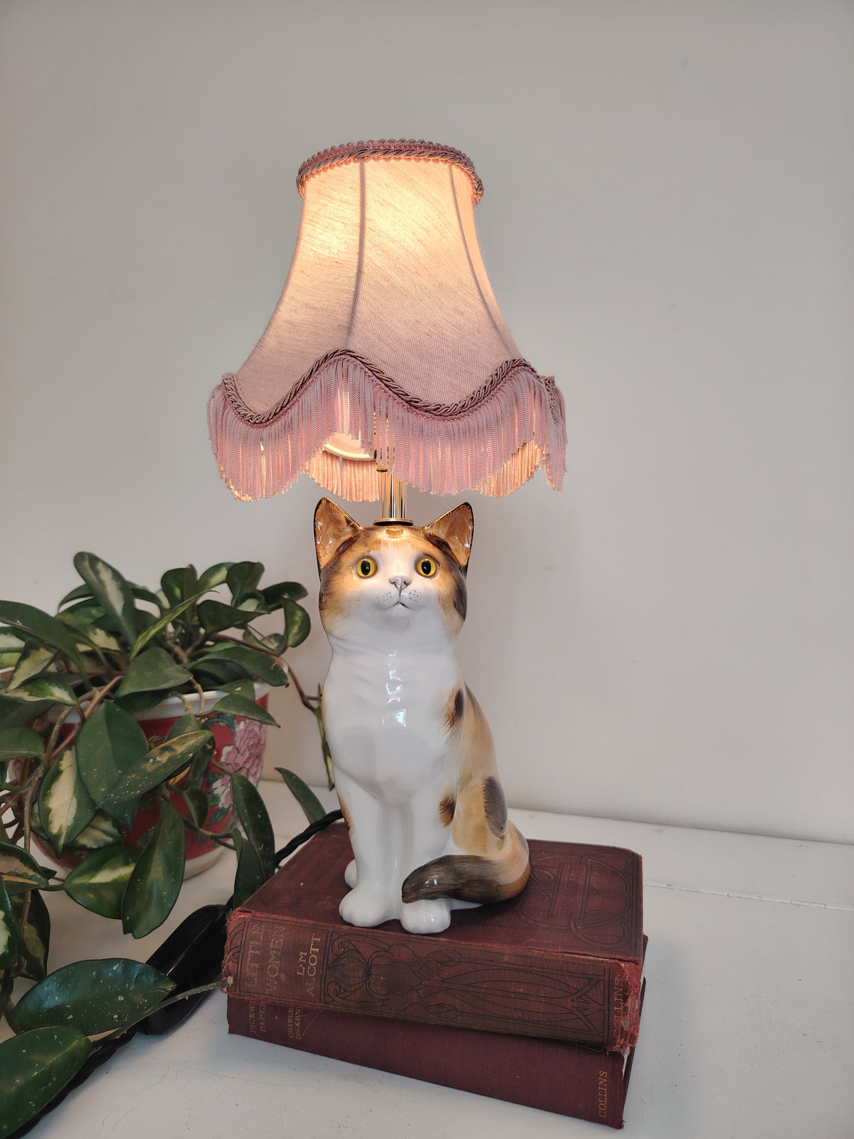 Vintage Reworked Small Calico Cat Lamp ✨