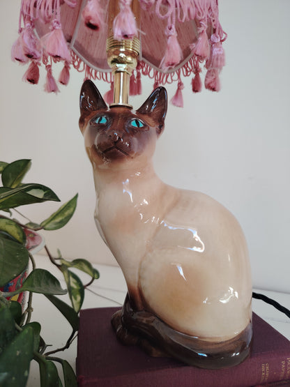 Vintage Reworked Siamese Cat Lamp 💕