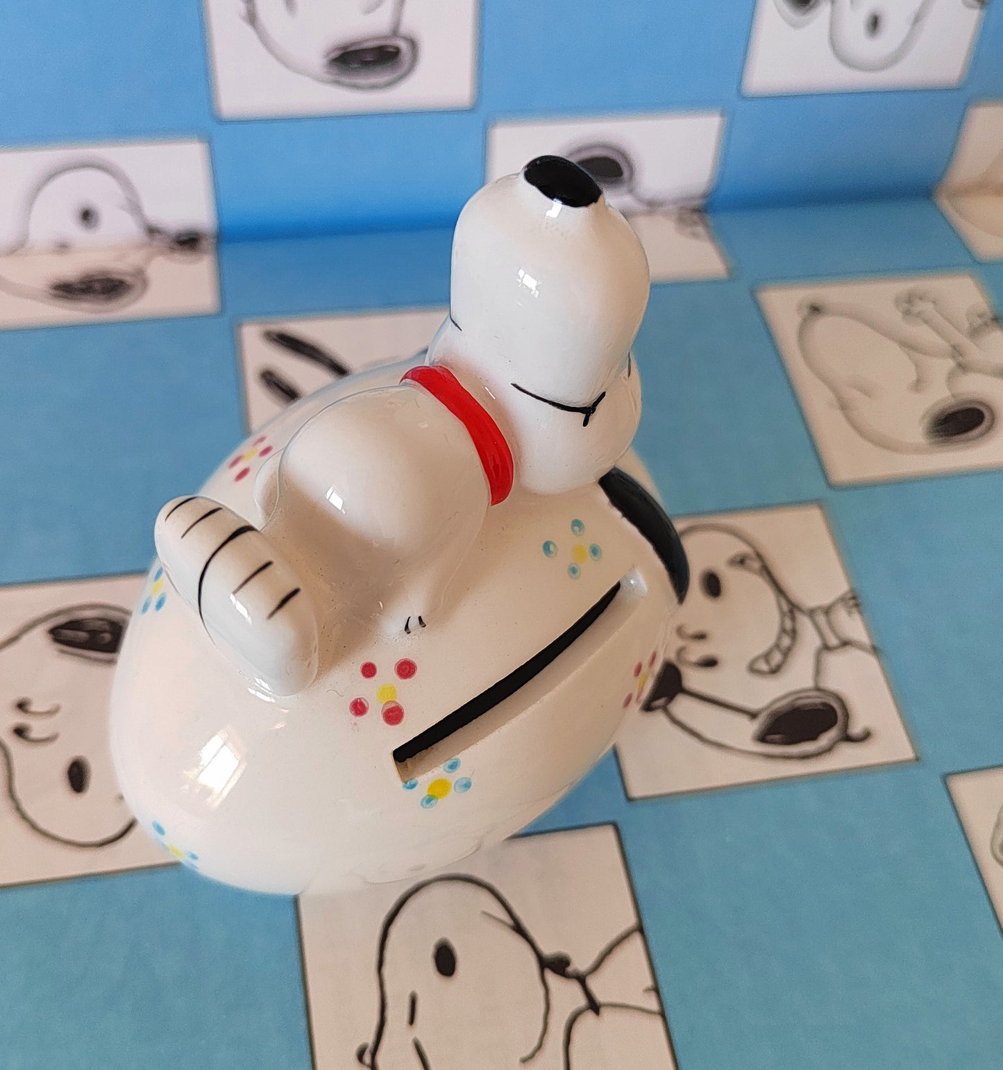 Rare Snoopy on an egg mini money box