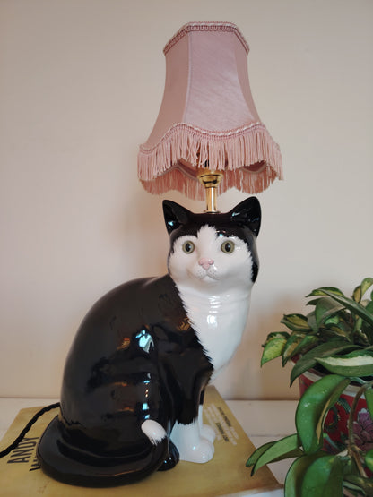 Large Vintage Reworked Tuxedo Cat Lamp 💕