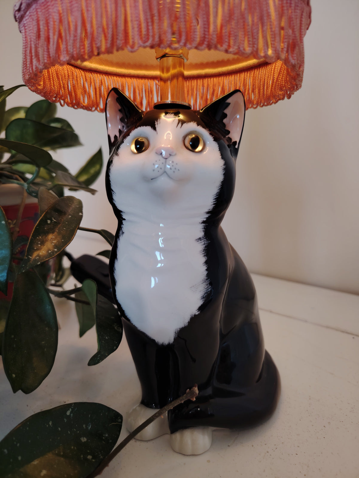 Vintage Reworked Small Tuxedo Kitten Lamp 🐈‍⬛💡