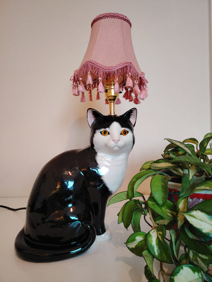 Large Vintage Reworked Tuxedo Cat Lamp 💕