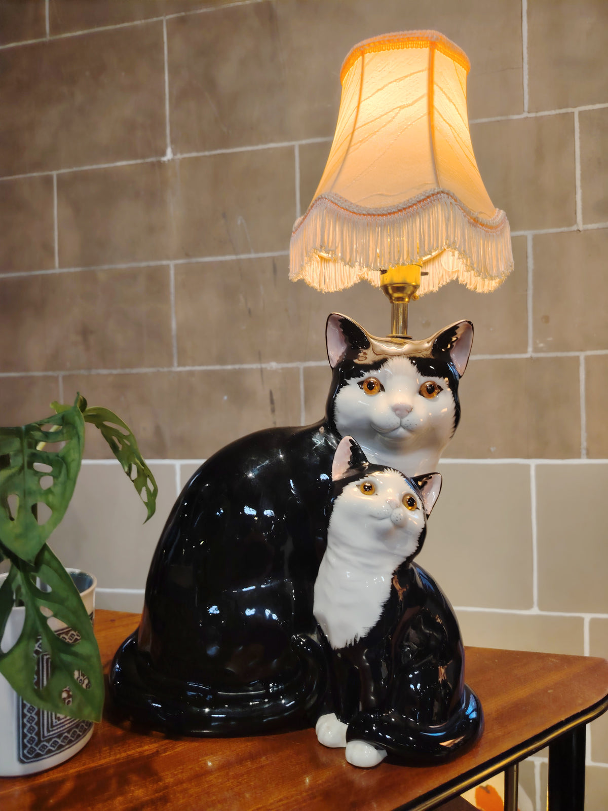 Large Vintage Reworked Tuxedo Cat and Kitten Lamp 💕