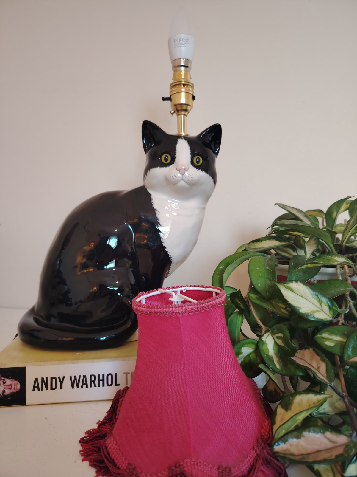 Large Vintage Reworked Tuxedo Cat Lamp ❤️