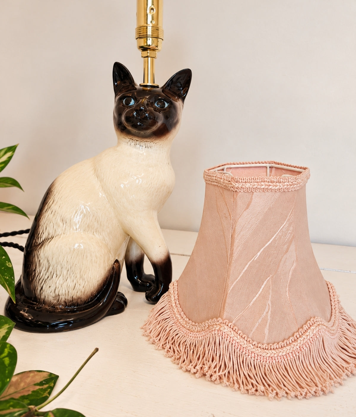 Vintage Reworked Siamese Cat Lamp 💕