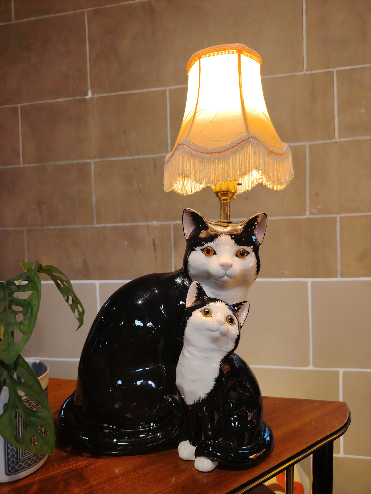 Large Vintage Reworked Tuxedo Cat and Kitten Lamp 💕