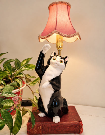 Vintage Reworked Playful Tuxedo Cat Lamp 🐈‍⬛