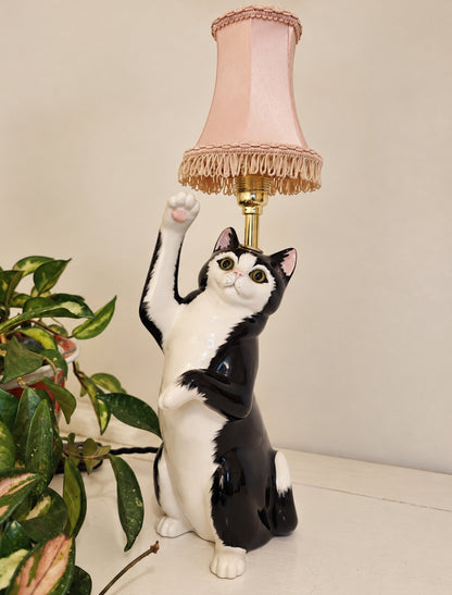 Vintage Reworked Playful Tuxedo Cat Lamp 🐈‍⬛