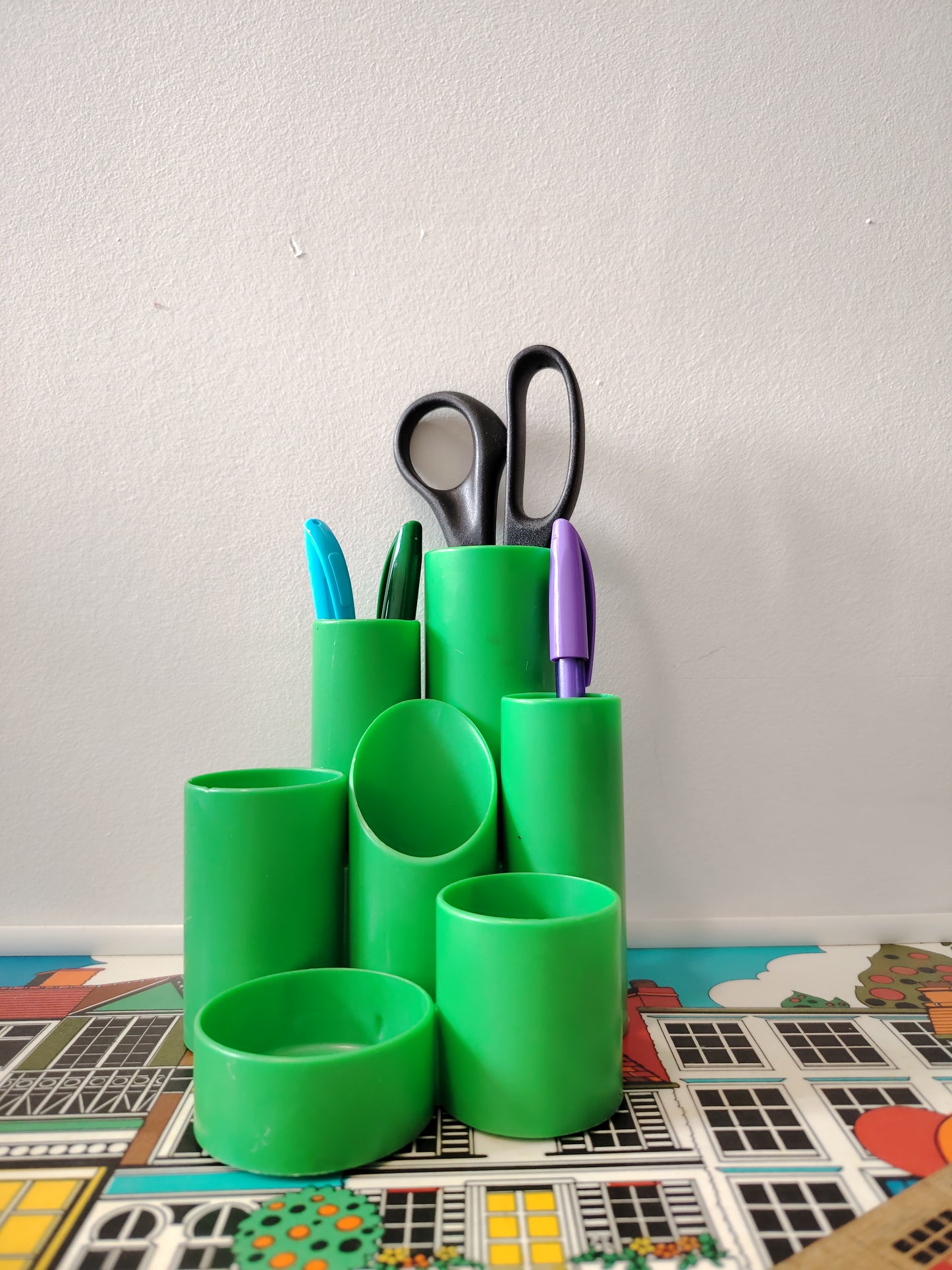 Vintage 80's Green Plastic Helix Desk Tidy