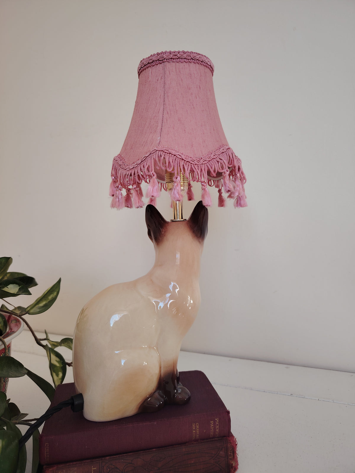 Vintage Reworked Siamese Cat Lamp 💕