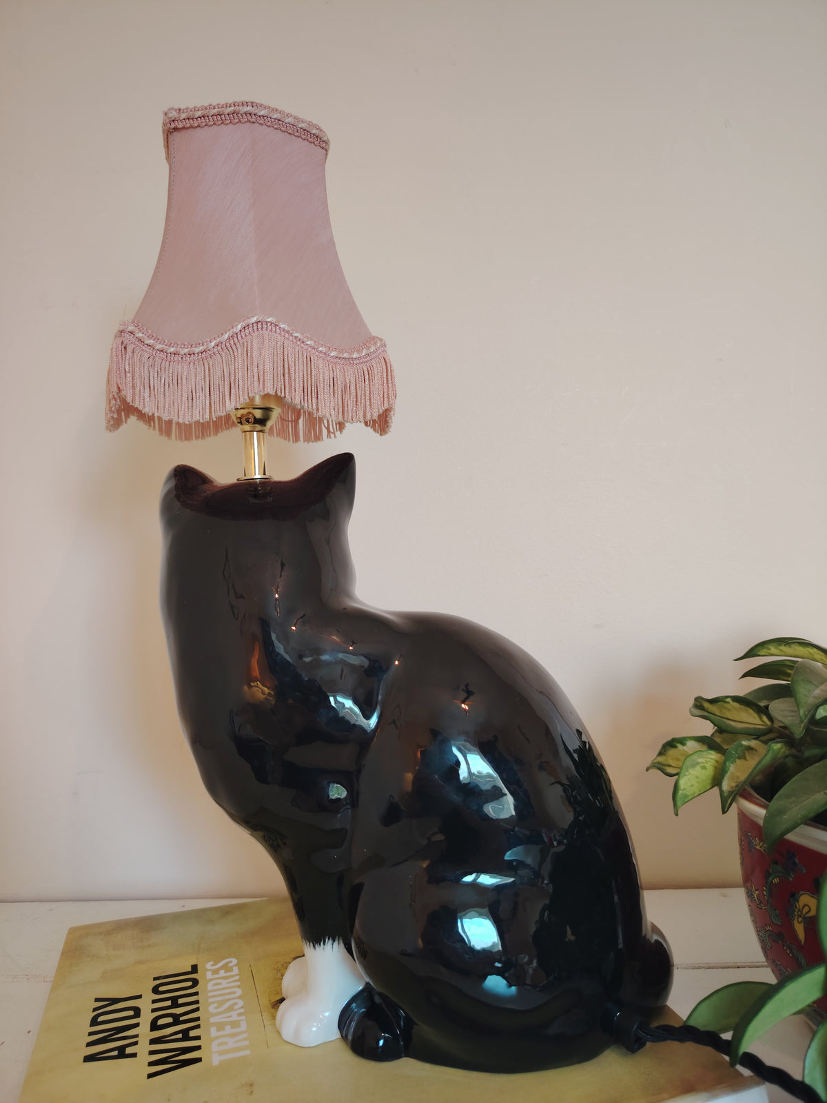 Large Vintage Reworked Tuxedo Cat Lamp 💕