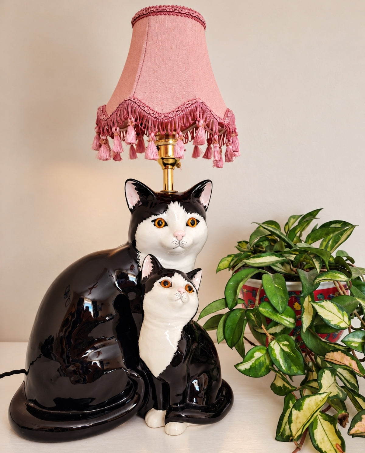 Large Vintage Reworked Tuxedo Cat and Kitten Lamp 💕
